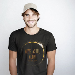 月の皆既日食おもしろい2024太陽の年 Tシャツ