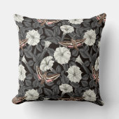 月の花とスフィンクスの蛾2 クッション (正面)