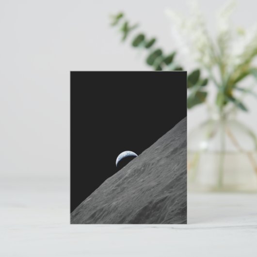 月の表面から昇る三日月 ポストカード (スタンド正面)