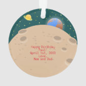 月の誕生日パーティーの宇宙飛行士の子供 オーナメント (裏面)