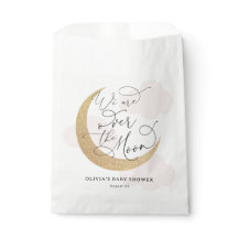 月の赤ちゃんシャワーでピンク