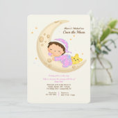 月の赤ちゃんシャワーを浴びる赤ちゃん女の子 招待状 (スタンド正面)