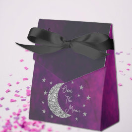 月の赤ん坊のシャワーの上で フェイバーボックス