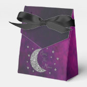 月の赤ん坊のシャワーの上で フェイバーボックス (正面サイド)