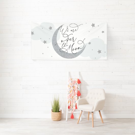 月の過ぎ去った 横断幕 (インサイチュ)