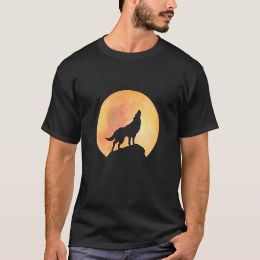 月の野生動物の狼にハウリングウルフ Tシャツ (正面)
