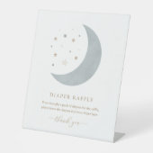 月の青い男の子の赤ちゃんシャワーおむつラッフル 台座サイン (正面)