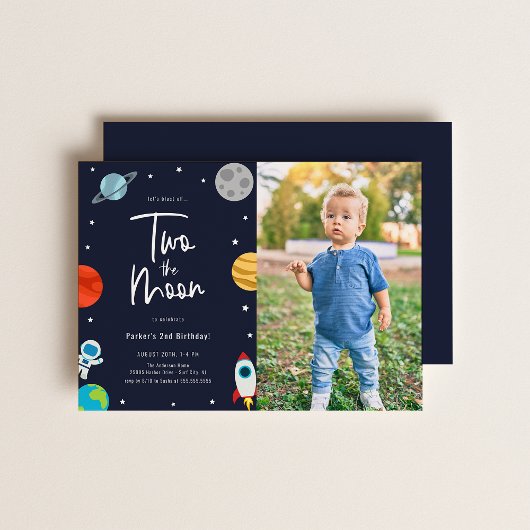 月の2歳お誕生日パーティーの写真 招待状