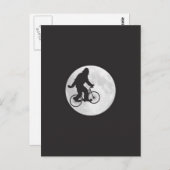 月のTシャツで空を自転車でスクアッチ ポストカード (正面/裏面)