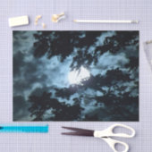 月はツリーブランチの後ろの夜を照らします 薄葉紙 (クラフト)