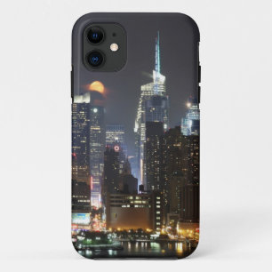 月はミッドタウンニューヨークに上がります。 iPhone 11 ケース