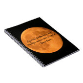 月は女性の引用文と写真のような ノートブック (右側)