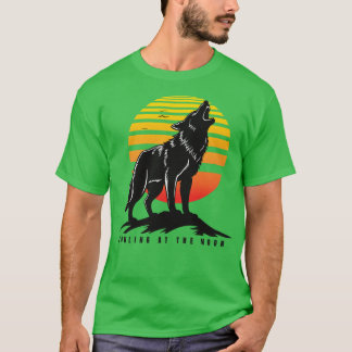 月へ吠えるワフ Tシャツ
