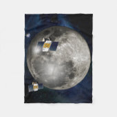 月を周回するツイングリル宇宙船。 フリースブランケット (正面)