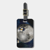 月を周回するツイングリル宇宙船。 ラゲッジタグ (正面縦)