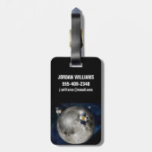 月を周回するツイングリル宇宙船。 ラゲッジタグ (裏面縦)