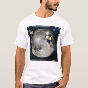 月を周回するツイングリル宇宙船。 Tシャツ
