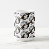 月を周回するバラのある自転車のTレックス モーフィングマグカップ (中央)