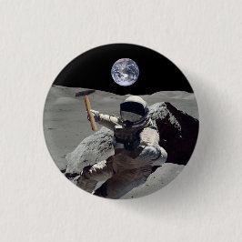 月を掘る 缶バッジ