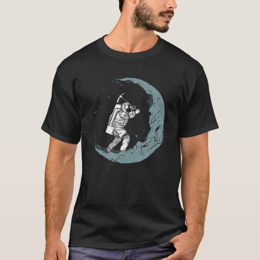 月を採掘する宇宙飛行士，星，宇宙マンおもしろい Tシャツ (正面)