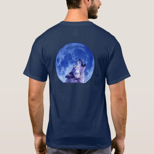 月を眺める吠えるオオカミ Tシャツ (裏面)