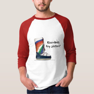 月ブーツ。 質問か。 Tシャツ