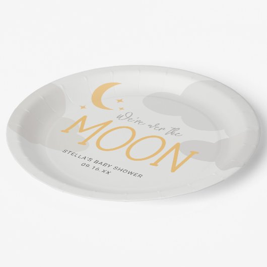 月モダンの赤ん坊のシャワーの上で ペーパープレート (アングル)