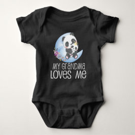 月上のパンダ 🐼 私のばあちゃんは私を愛してる ベビーボディスーツ