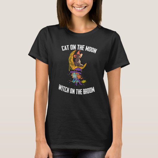 月上の猫 箒上の魔女 魔女の鈴 呪文 スペ Tシャツ (正面)