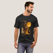 月下で保護者に吠えるドーベルマン子犬 Tシャツ (正面フル)