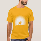 月光に浮かぶ雄大なシルエットの鹿 Tシャツ (正面)
