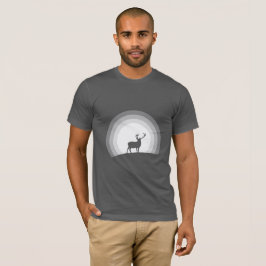 月光に浮かぶ雄大なシルエットの鹿 Tシャツ