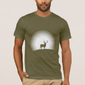 月光に浮かぶ雄大なシルエットの鹿 Tシャツ (正面)