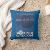 月光のくま-日曜日の川、オレゴン クッション (ブランケット)