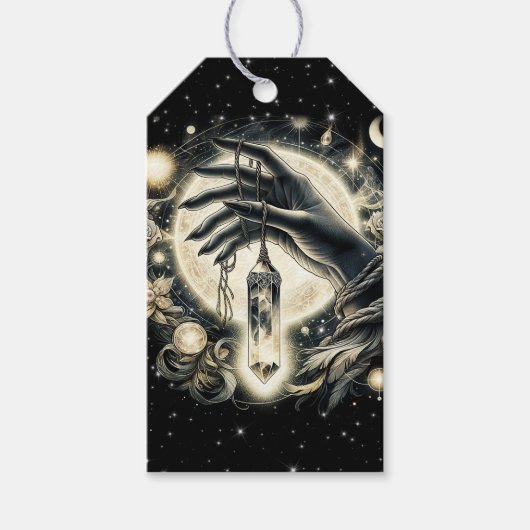 月光の下でクリスタルを持つ手 ギフトタグ (正面)