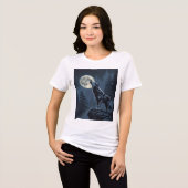 月夜に吠える一匹狼 森の夜の芸術 トライブレンドTシャツ (正面全面)