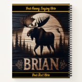 月威厳のあるに照らされた空の下に立つムース ノートブック (裏面)