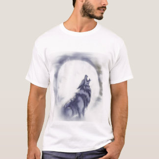 月明かりに吠えるオオカミ Tシャツ