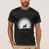月明かりに浮かぶ雄大なシルエットの鹿 Tシャツ (正面)