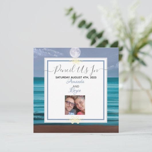 月明かりのティール(緑がかった色)海のビーチで鉛筆の日付を保存 シーズンカード (スタンド正面)