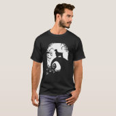 月明かりのハロウィンのコッカー・スパニエル 怖い Tシャツ (正面フル)