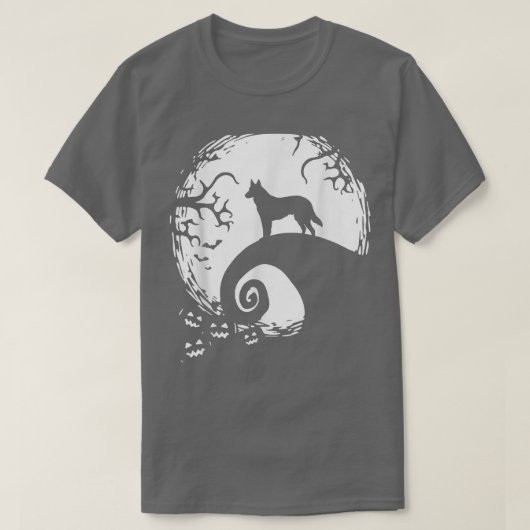 月明かりの下でのドイツのシェパーハロウィーン Tシャツ (デザイン正面)