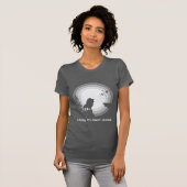 月明かりの下のライオン - 一人で戦うことを学ぶ Tシャツ (正面フル)
