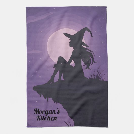 月明かりの下の神秘的な魔女のシルエット キッチンタオル (縦)