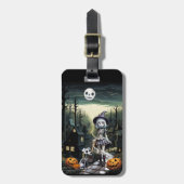 月明かりの中でスケールの女の子と彼女の顔 ラゲッジタグ (正面縦)