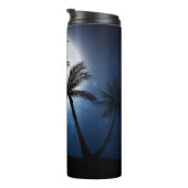 月明かりの中のヤシの木 タンブラー (回転右)