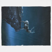 月明かりの中の鹿 フリースブランケット (正面(横))