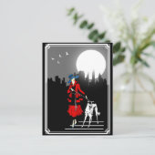 月明かりの中を歩くヴィンテージアールデコレディ ポストカード (スタンド正面)