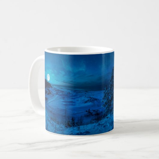 月明かりの冬の海の海岸 コーヒーマグカップ (正面左)