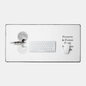 月明かりの机のマットの中を泳ぐルーン デスクマット (キーボード&マウス)